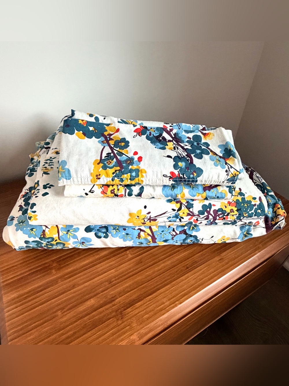 Tribeca Living Casablanca 300 Thread Count Floral Printed Extra Deep King Sheets